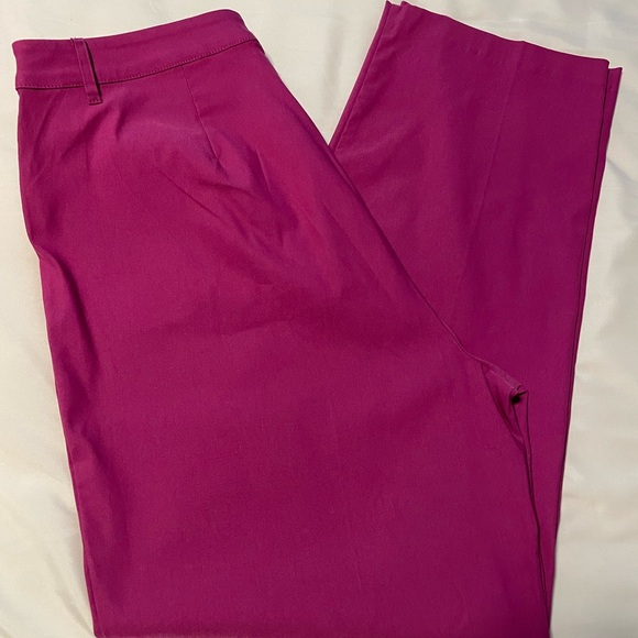 Women’s Pants - Picture 3 of 5